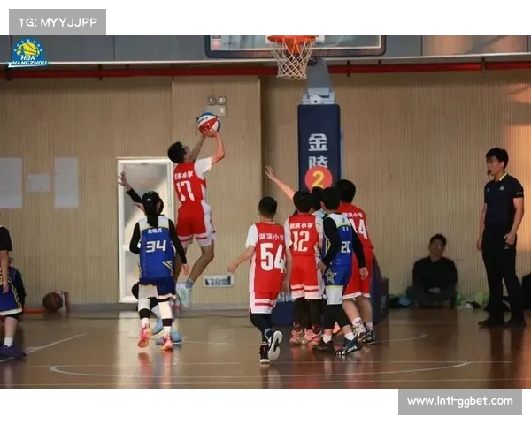 广州高中生15秒9分绝杀逆转，校园篮球热血时刻火爆全网